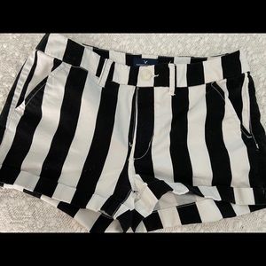American Eagle black and white stripe shorts
